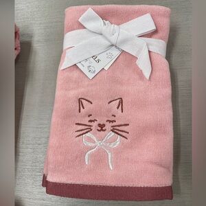 Coquette Pink Cat with  Pink Bow 🐈 🎀 Embroidered Hand Towel Set of 2 NWT